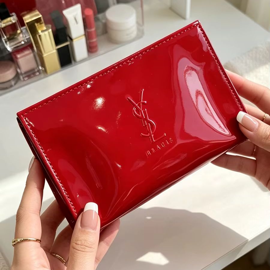 Косметичка YSL из красной лаки – обзор и цена Luxury Skincare And Makeup Brands