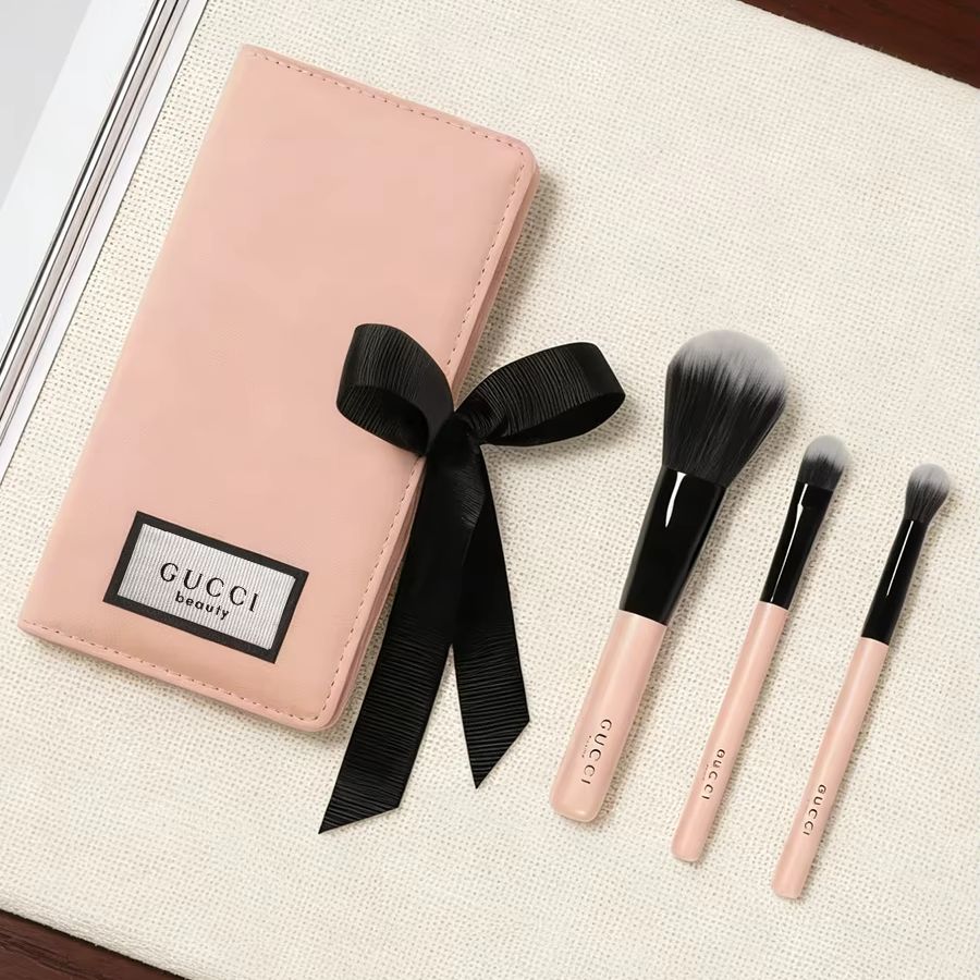 Набор косметических кистей GUC – обзор и цена Luxury Skincare And Makeup Brands